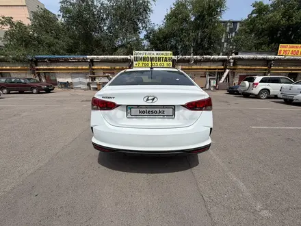 Hyundai Accent 2021 года за 5 900 000 тг. в Алматы – фото 2