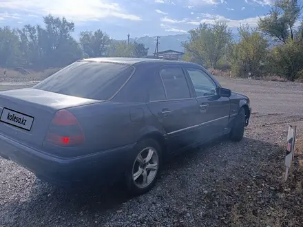 Mercedes-Benz C 180 1994 года за 1 800 000 тг. в Алматы – фото 4