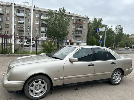 Mercedes-Benz E 280 1996 года за 2 400 000 тг. в Астана – фото 3