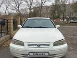 Toyota Camry 1999 года за 3 800 000 тг. в Семей