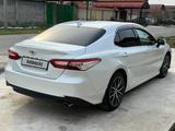 Toyota Camry 2021 года за 20 000 000 тг. в Шымкент – фото 3