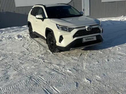 Toyota RAV4 2023 года за 17 500 000 тг. в Караганда – фото 2