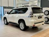 Toyota Land Cruiser Prado 2017 года за 17 190 000 тг. в Атырау – фото 2