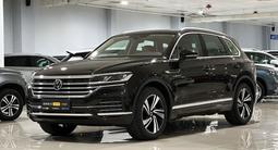 Volkswagen Touareg 2022 года за 27 400 000 тг. в Алматы – фото 2