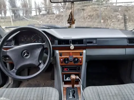 Mercedes-Benz E 300 1991 года за 850 000 тг. в Тараз – фото 6