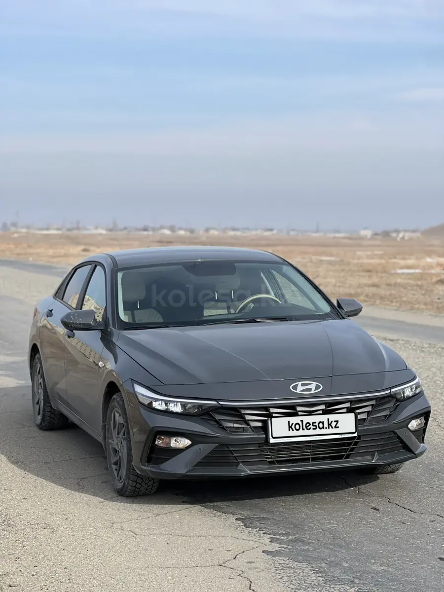 Hyundai Elantra, 2024