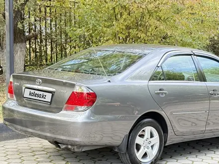 Toyota Camry 2005 года за 5 000 000 тг. в Алматы – фото 12