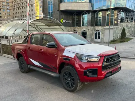 Toyota Hilux 2022 года за 28 600 000 тг. в Алматы – фото 2