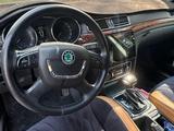 Skoda Superb 2010 года за 3 000 000 тг. в Тараз – фото 2