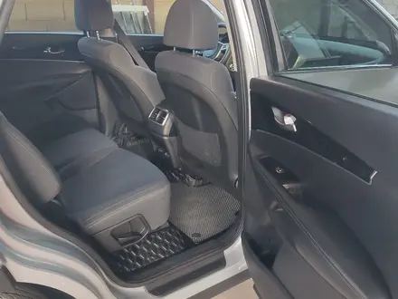 Kia Sorento 2018 года за 7 500 000 тг. в Шымкент – фото 13