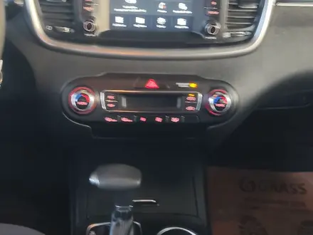 Kia Sorento 2018 года за 7 500 000 тг. в Шымкент – фото 14
