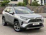 Toyota RAV4 2020 года за 13 500 000 тг. в Алматы