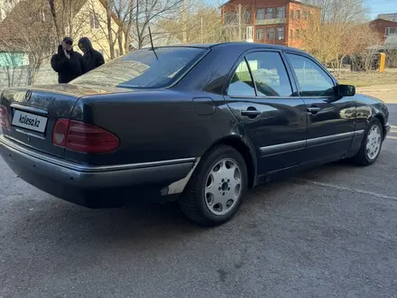 Mercedes-Benz E 280 1996 года за 2 100 000 тг. в Астана – фото 5