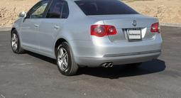Volkswagen Jetta 2005 года за 2 500 000 тг. в Алматы – фото 4