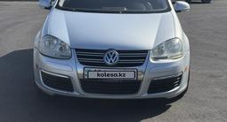 Volkswagen Jetta 2005 года за 2 500 000 тг. в Алматы – фото 2
