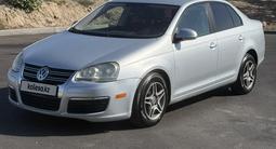 Volkswagen Jetta 2005 года за 2 500 000 тг. в Алматы