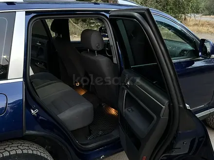 Volkswagen Touareg 2008 года за 6 500 000 тг. в Алматы – фото 7