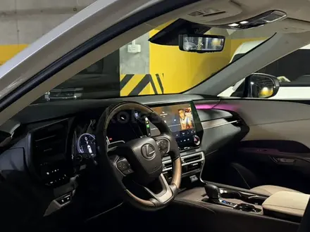 Lexus RX 350 2023 года за 28 000 000 тг. в Алматы – фото 4