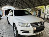 Volkswagen Touareg 2007 года за 7 000 000 тг. в Алматы – фото 2