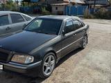 Mercedes-Benz C 220 1993 годаүшін1 200 000 тг. в Семей – фото 2