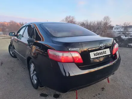 Toyota Camry 2006 года за 5 600 000 тг. в Уральск – фото 3