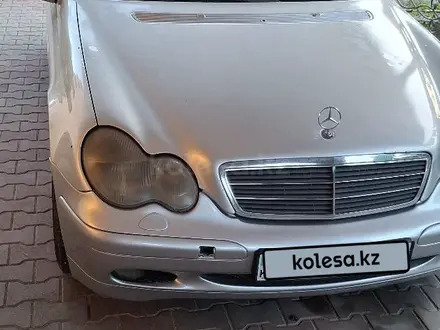 Mercedes-Benz C 240 2000 года за 3 300 000 тг. в Есик – фото 5