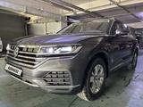 Volkswagen Touareg 2022 годаүшін27 300 000 тг. в Алматы