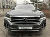 Volkswagen Touareg 2022 года за 27 800 000 тг. в Алматы – фото 4