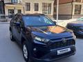 Toyota RAV4 2021 года за 17 500 000 тг. в Караганда