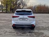 Toyota Highlander 2022 года за 33 500 000 тг. в Алматы – фото 5