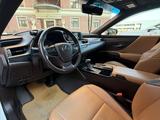 Lexus ES 250 2019 годаүшін17 500 000 тг. в Актау – фото 4