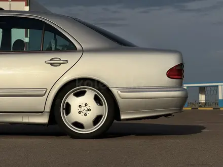 Mercedes-Benz E 320 1999 года за 5 800 000 тг. в Алматы – фото 4