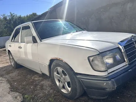 Mercedes-Benz E 230 1990 года за 600 000 тг. в Алматы