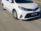 Toyota Sienna 2015 года за 16 000 000 тг. в Атырау – фото 3