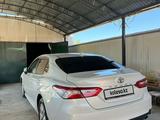 Toyota Camry 2019 года за 15 000 000 тг. в Туркестан – фото 2