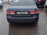 Hyundai Sonata 2006 года за 3 000 000 тг. в Астана – фото 4