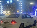 Mercedes-Benz C 200 2002 годаүшін2 600 000 тг. в Петропавловск – фото 2