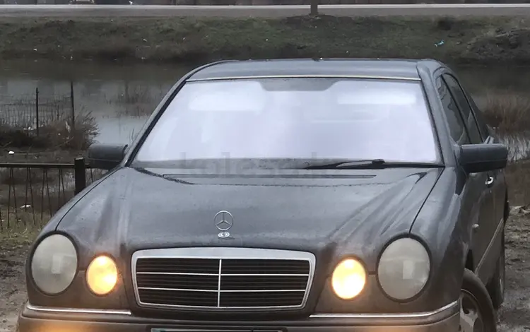 Mercedes-Benz E 200 1996 года за 3 100 000 тг. в Караганда