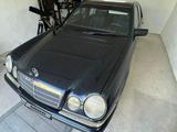 Mercedes-Benz E 200 1996 года за 2 800 000 тг. в Караганда