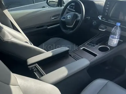 Toyota Sienna 2021 года за 20 500 000 тг. в Алматы – фото 3