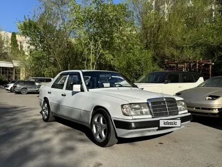 Mercedes-Benz E 230 1991 года за 1 800 000 тг. в Алматы