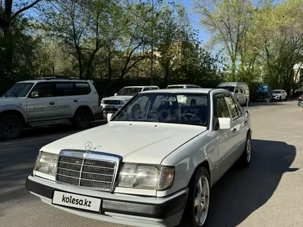Mercedes-Benz E 230 1991 года за 1 800 000 тг. в Алматы – фото 4