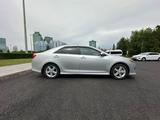 Toyota Camry 2013 года за 8 000 000 тг. в Астана – фото 2
