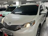 Toyota Sienna 2017 годаfor13 000 000 тг. в Алматы