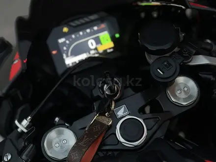 Honda  CBR 1000 RR/RA Fireblade 2017 года за 7 000 000 тг. в Алматы – фото 2