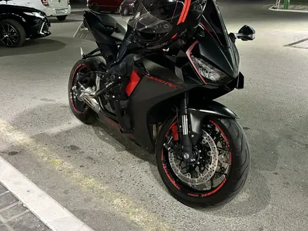 Honda  CBR 1000 RR/RA Fireblade 2017 года за 7 000 000 тг. в Алматы – фото 3