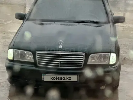 Mercedes-Benz C 240 1998 года за 2 600 000 тг. в Актау – фото 4