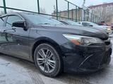 Toyota Camry 2015 года за 6 000 000 тг. в Атырау