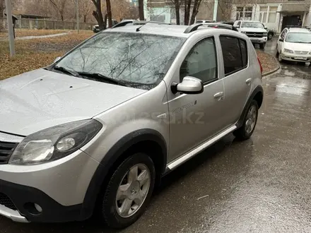 Renault Sandero Stepway 2013 года за 4 000 000 тг. в Усть-Каменогорск – фото 2