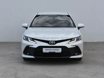 Toyota Camry Prestige 2021 года за 13 099 990 тг. в Атырау – фото 2
